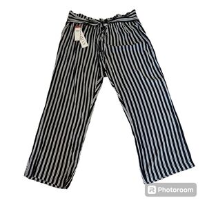 NWT Love Scarlett Black & White Plus Size, high-rise, striped pull on Pants
